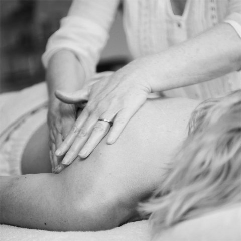 massaggio-olio-oliva_480x480